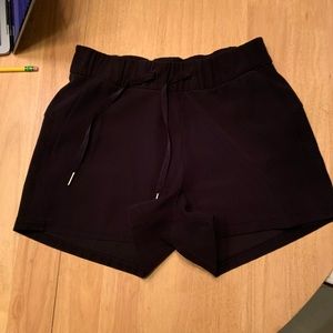 lululemon on the fly short black